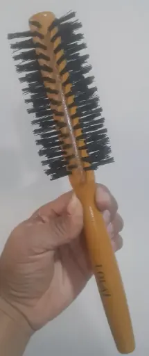 [cepillo cerda gruesa] Cepillo de madera con cerda gruesa